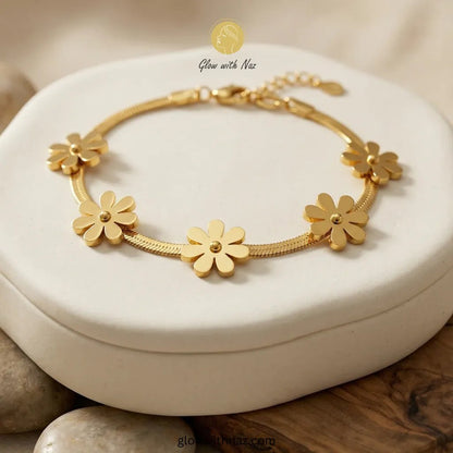 Gold Daisy Bracelet & Signet Ring Deal - Gold Daisy Bracelet & Signet Ring DealJewelryGlow With NazGlow With Naz100017100017Daisy Flower Bracelet - Snake chain stainless steel