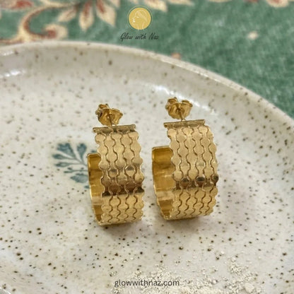 Textured Wave Stainless Steel Hoop Earrings for Girls - Textured Wave Stainless Steel Hoop Earrings for GirlsJewelryGlow With NazGlow With NazE021E021Pair of elegant gold-tone open hoop earrings with a detailed layered wave texture